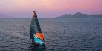 La flota IMOCA de The Ocean Race va ganando Sur muy lentamente
