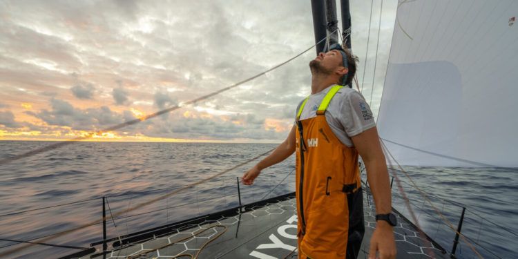 La opción del oeste ha sido la ganadora en las últimas 24 horas a medida que la flota de The Ocean Race se comprime