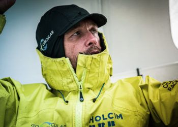 Reparaciones y competición en The Ocean Race en el límite del hielo