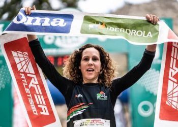 Estefanía Fernández se coronó reina del K1 en España en Sevilla