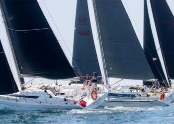 La flota Offshore ORC A2 del Trofeo SM La Reina parte de Valencia rumbo a Ibiza
