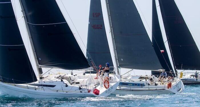 La flota Offshore ORC A2 del Trofeo SM La Reina parte de Valencia rumbo a Ibiza