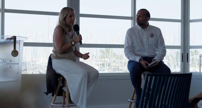 Theresa Zabell presentó su libro ‘El poder de los 5 aros’ en el marco del Trofeo de la Reina en el RCNV