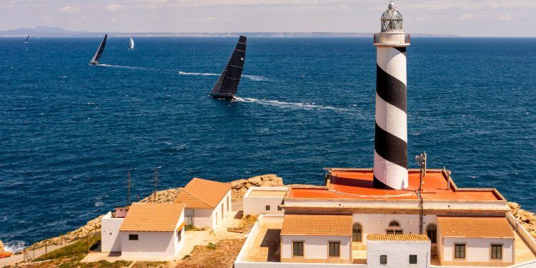 ‘Galateia’ y ‘Nadir’, primeros líderes en el arranque de PalmaVela