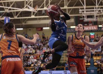 Avenida toma ventaja en la carrera por el título