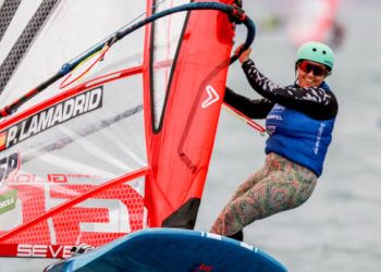 Pilar Lamadrid, a la Medal Race del Campeonato de Europa de iQFoil