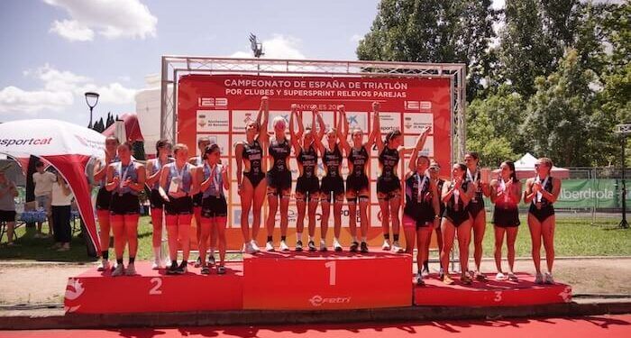 Diablillos de Rivas, campeón de España de triatlón supersprint relevos parejas
