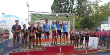 Cidade de Lugo Fluvial gana el nacional de triatlón por relevos mixtos en Banyoles y la liga