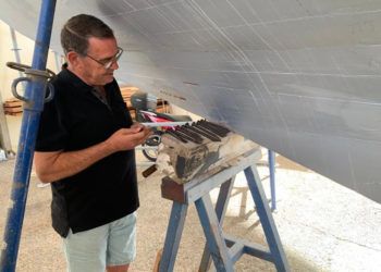 Pompeyo Grimalt visita la Atarazana de la Fundación Vela Clásica de España