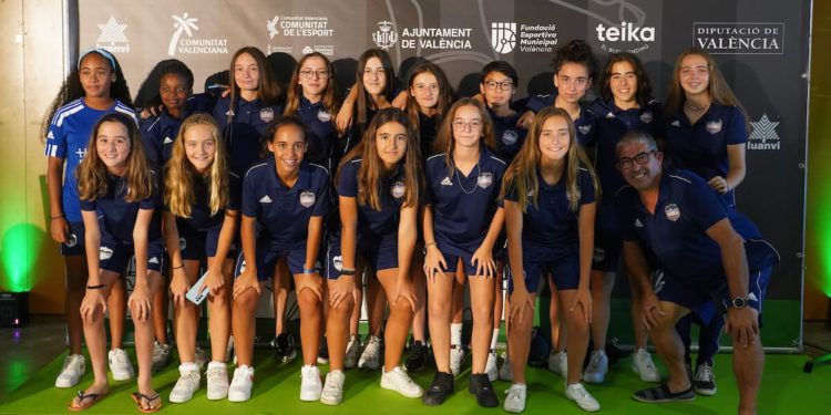 La II València Cup Girls sube el telón con la presentación del torneo y la bienvenida a los equipos
