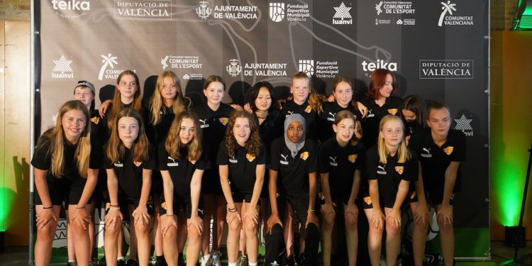 La II València Cup Girls sube el telón con la presentación del torneo y la bienvenida a los equipos