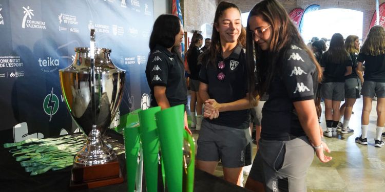 La II València Cup Girls sube el telón con la presentación del torneo y la bienvenida a los equipos