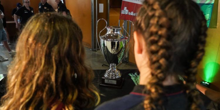 La II València Cup Girls sube el telón con la presentación del torneo y la bienvenida a los equipos