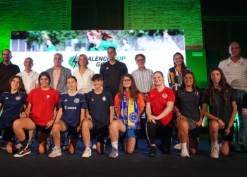 La II València Cup Girls sube el telón con la presentación del torneo y la bienvenida a los equipos