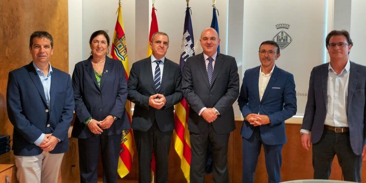 Ibiza presenta el Mundial de Triatlón Multideporte 2023