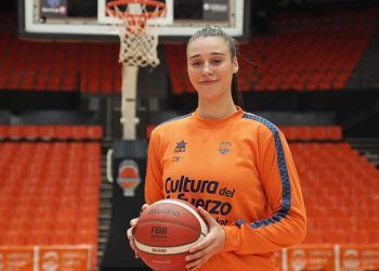 Raquel Carrera: «Sumarme a lo que resta de temporada para intentar ayudar a mis compañeras me gusta»