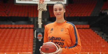 Raquel Carrera: «Sumarme a lo que resta de temporada para intentar ayudar a mis compañeras me gusta»