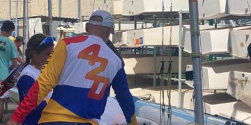 El Alinghi Red Bull Racing suizo pone la primera piedra de su base de Barcelona