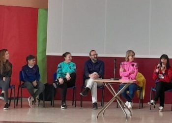 Referentes del fútbol comparten sus experiencias en el CEE Virgen de la Esperanza de Cheste