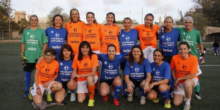 Las ‘Referentes’ exhiben su fútbol de la mano de Teika en la València Cup Girls