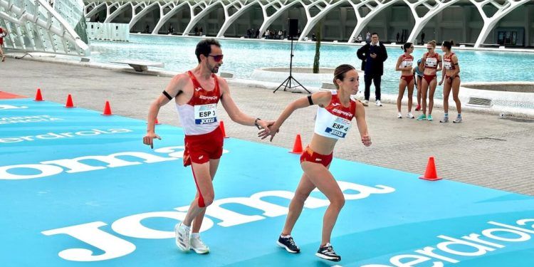 La selección española de relevo mixto de marcha exhibió su potencial en Valencia