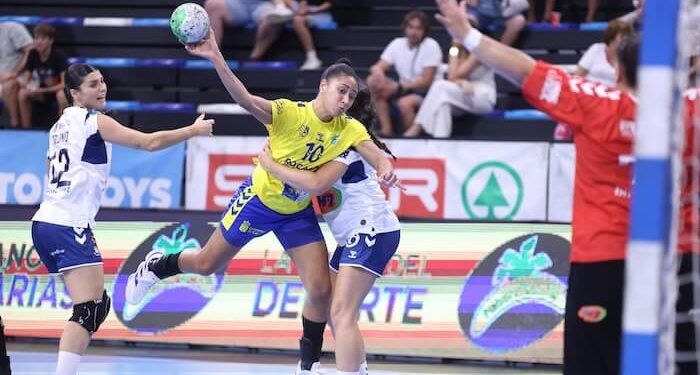 Rocasa, Bera Bera, Elche, Guardés, Elda y Aula Valladolid ganaron en el inicio de la liga de DHF