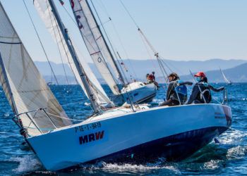 Un mano a mano a vela por las Rías Baixas con el VIII Memorial Rafael Olmedo