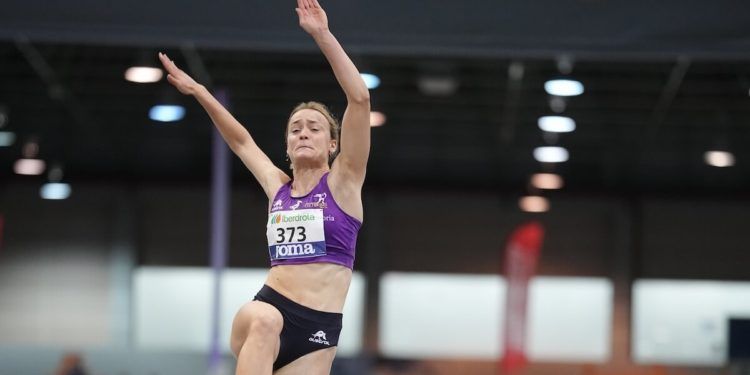 Sandra Férriz acaricia el podio en Ourense