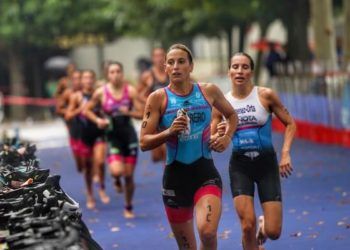 Sara Guerrero conquistó el título nacional de triatlón distancia olímpica 2024 en Banyoles