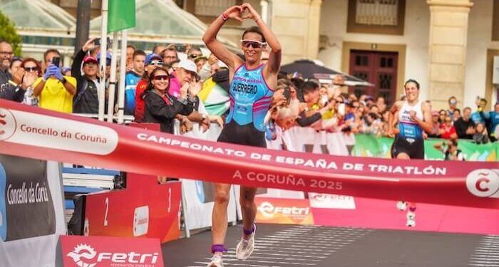 Sara Guerrero ganó el campeonato de España de triatlón 2025 en A Coruña