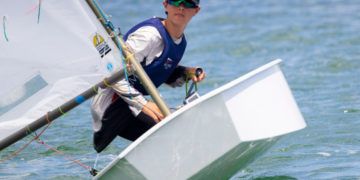 David Sales, Olivia Martínez y Fernando Echávarri, podio del Trofeo Juan Sebastián Elcano-V Centenario