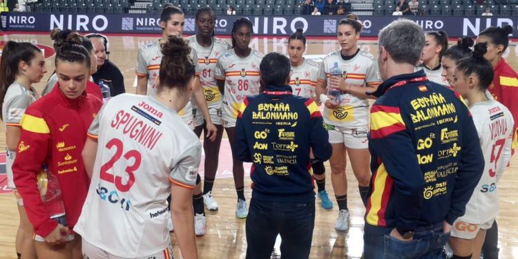 España se topa con Graovac en el estreno en el Carpati Trophy