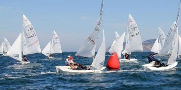 Más de 80 barcos toman parte en el Campeonato de España de la Clase Snipe en el Abra