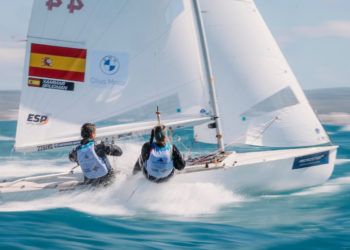 Vientos de hasta 30 nudos de intensidad y grandes olas marcaron la jornada inaugural del 53 Trofeo Princesa Sofía Mallorca by Iberostar