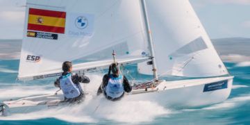 Vientos de hasta 30 nudos de intensidad y grandes olas marcaron la jornada inaugural del 53 Trofeo Princesa Sofía Mallorca by Iberostar