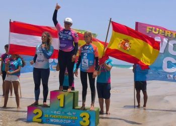 Nia Suardiaz y Sofia Ginzinger brillaron en Fuerteventura y el Mundial de Surf-Freestyle