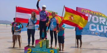 Nia Suardiaz y Sofia Ginzinger brillaron en Fuerteventura y el Mundial de Surf-Freestyle