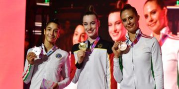 Darja Varfolomeev, oro mundial en aro y en pelota en Valencia