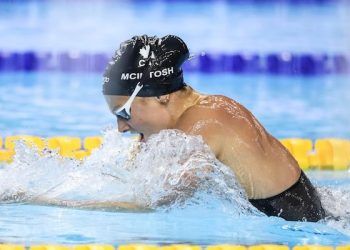 Yu se atreve a robar el foco a McIntosh con tan sólo 12 años en el Mundial de Singapur