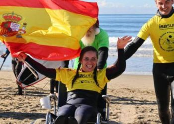 Audrey Pascual, Mireia Cabañes y María Martín-Granizo, primeras finalistas en el mundial de surf adaptado