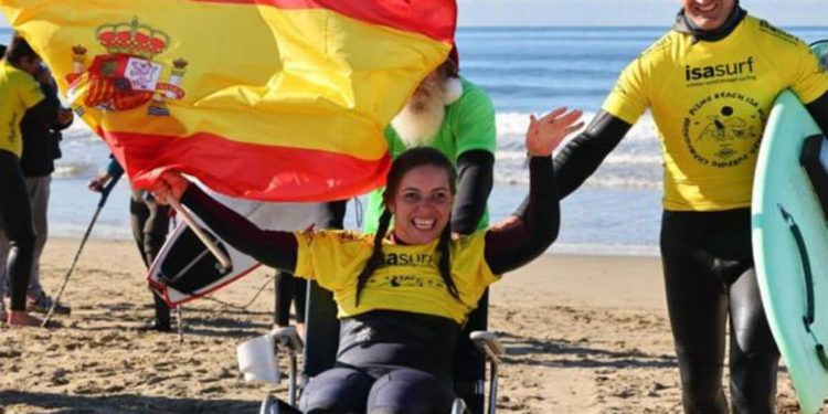 Audrey Pascual, Mireia Cabañes y María Martín-Granizo, primeras finalistas en el mundial de surf adaptado