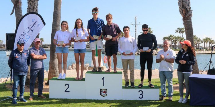 Mateo Codoñer y Manuel Campos, vencedores del TAP juvenil de Snipe en Valencia