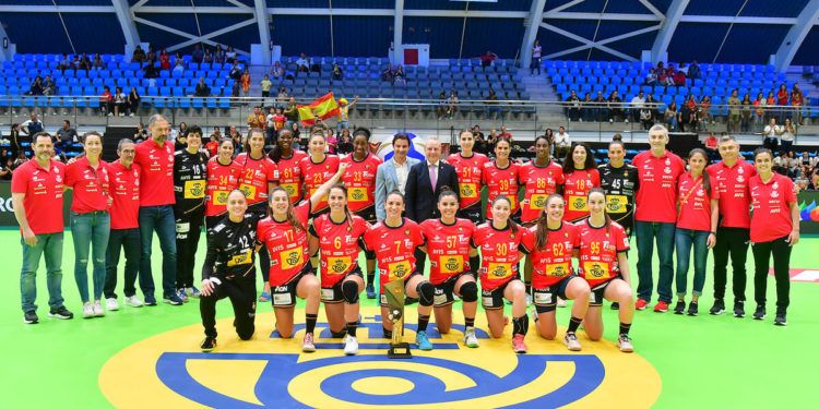 España derrota a Suiza con un partido muy completo y conquista el TIE en Torrevieja