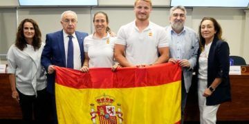 Támara Echegoyen y Marcus Cooper, abanderados olímpicos españoles en París 2024