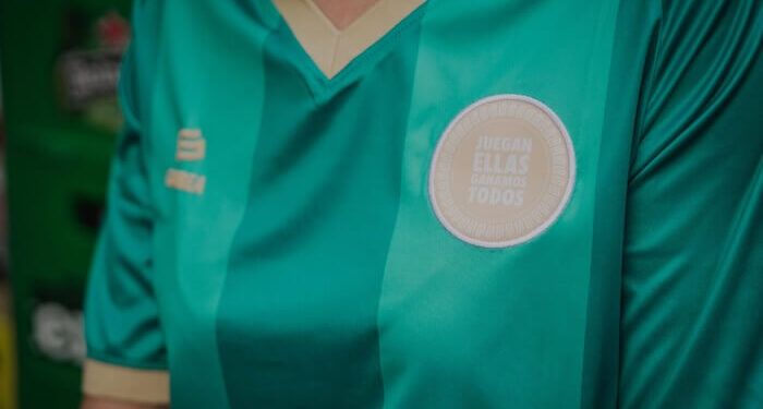 Teika lanza una camiseta de fútbol diseñada por GAMBEA cuyos beneficios irán destinados a seguir dando visibilidad al deporte femenino