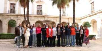 Teika presentó su apuesta por el deporte femenino ‘Juegan ellas, ganamos todos’ a la ministra de Igualdad