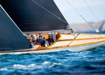 El ‘Stella’, de Violeta Álvarez, y el ‘Titia’, de Alicia Freire, lideran la Copa de España de la clase 6 metros