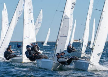 El tándem Fresneda asumen el mando en el Trofeo Armada de Snipe