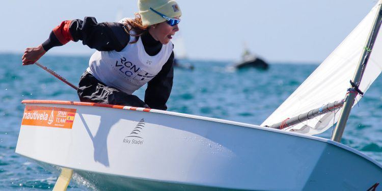Valencia manda en la cita de Optimist en Calpe