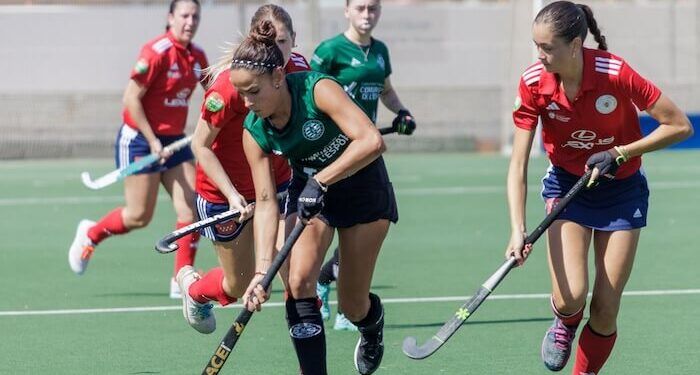 La Universitat d’Alacant-San Vicente ganó sus dos partidos en la doble jornada de la DHFB